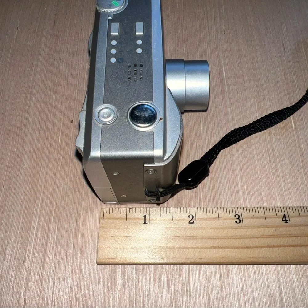 HP Photosmart 8886 Camera Tested w/Docking Station Untested Turns On-Read Below